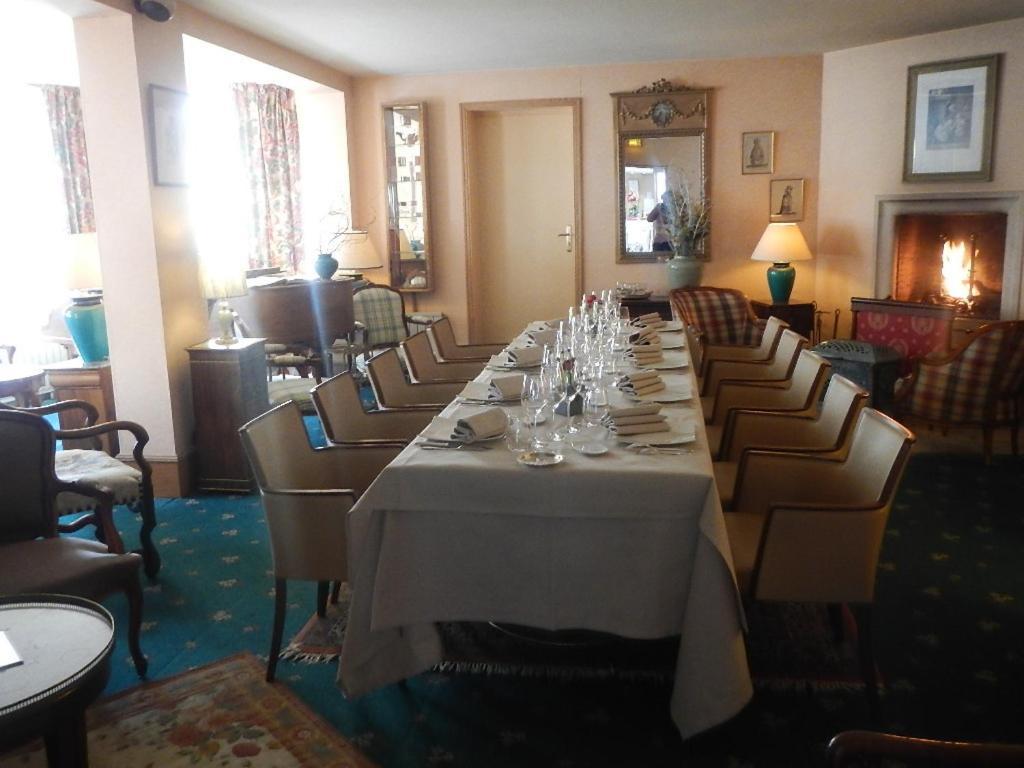 Le Logis De Brionne Hotel Luaran gambar